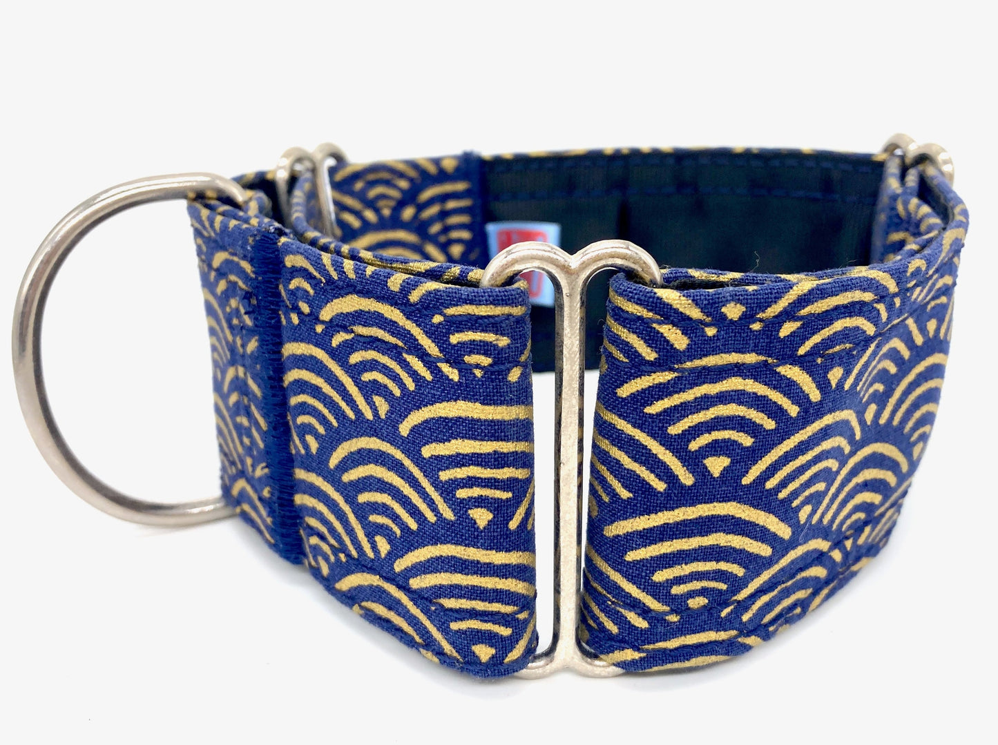 Collar martingale azul con ola dorada)