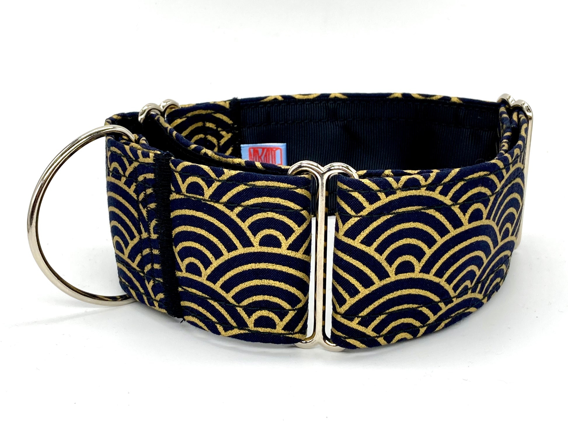 Collar martingale negro y dorado